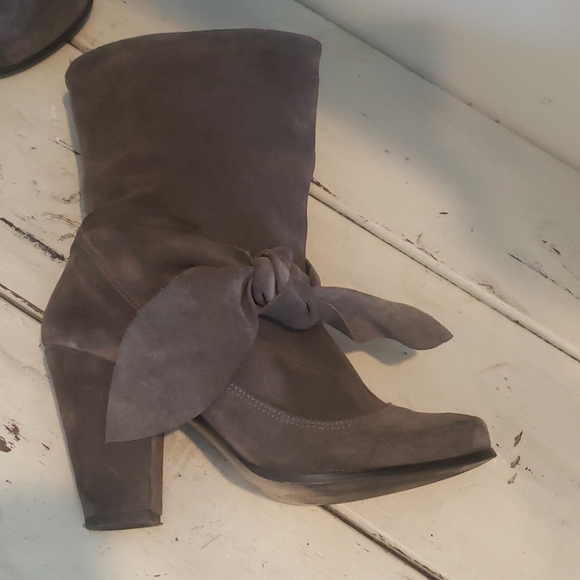 Steve madden gray suede knotted boots - Picture 7 of 15